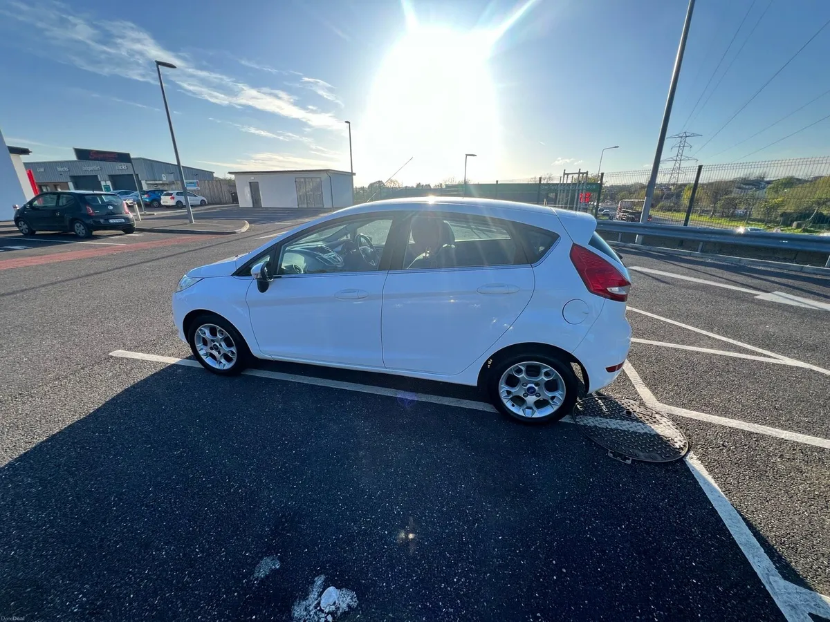 Ford Fiesta Titanium 2012 - Image 4