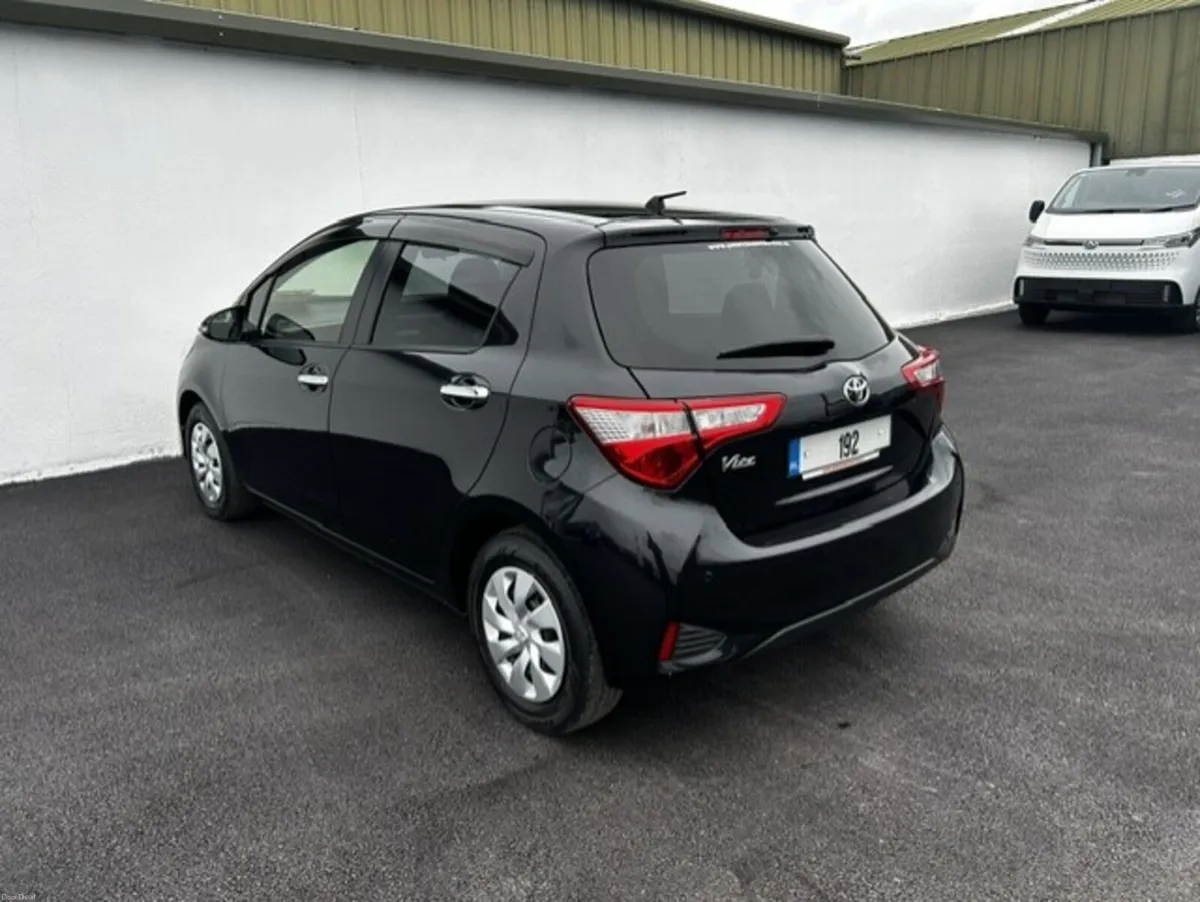 Toyota VITZ - Image 6