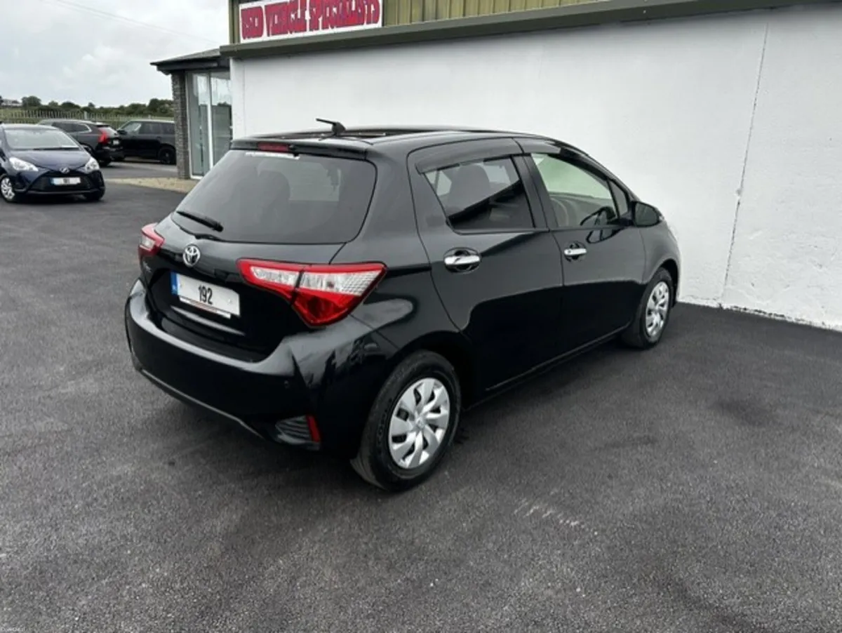 Toyota VITZ - Image 5