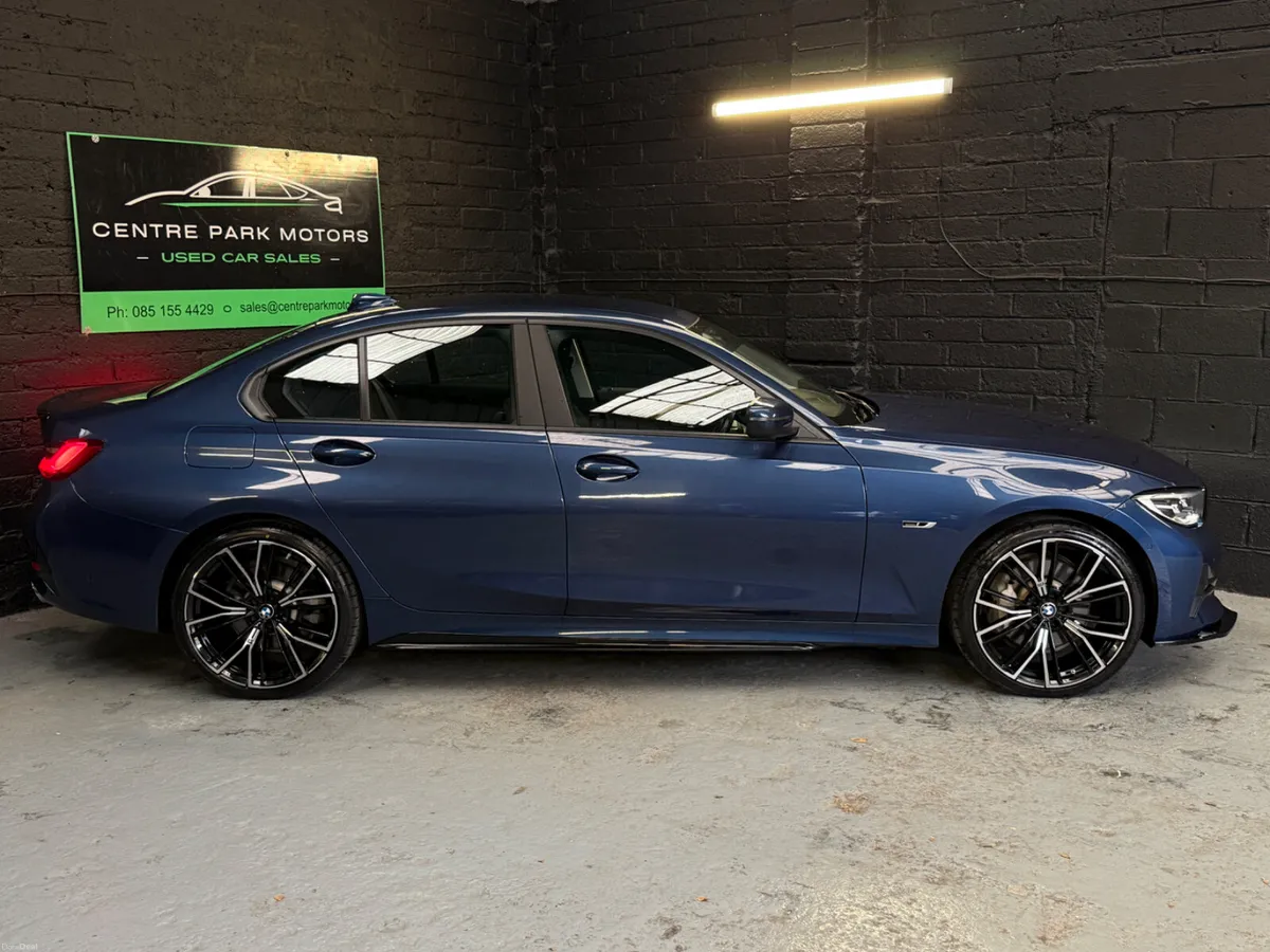 2022 BMW 330e SE Pro - Image 3