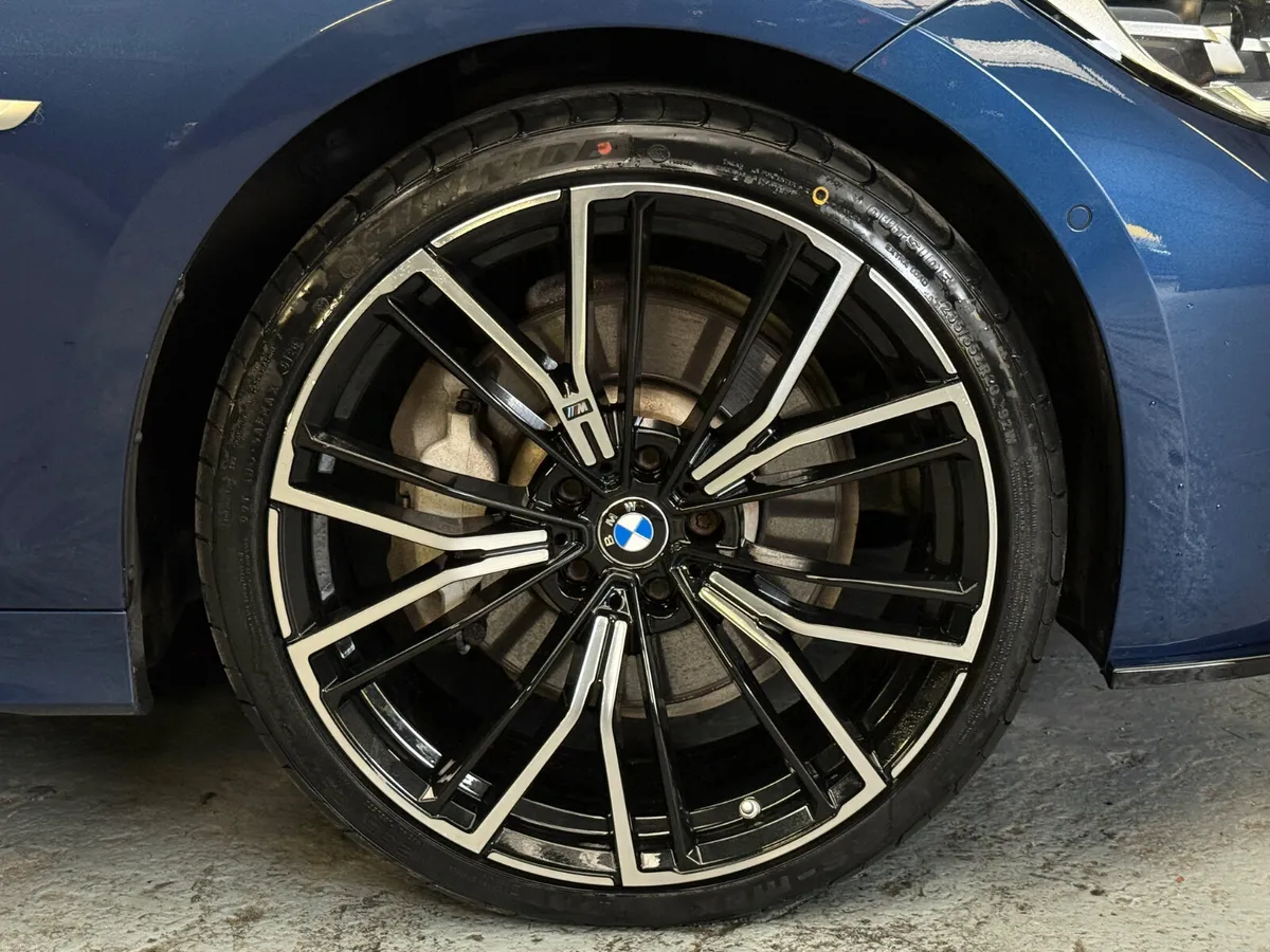 2022 BMW 330e SE Pro - Image 6