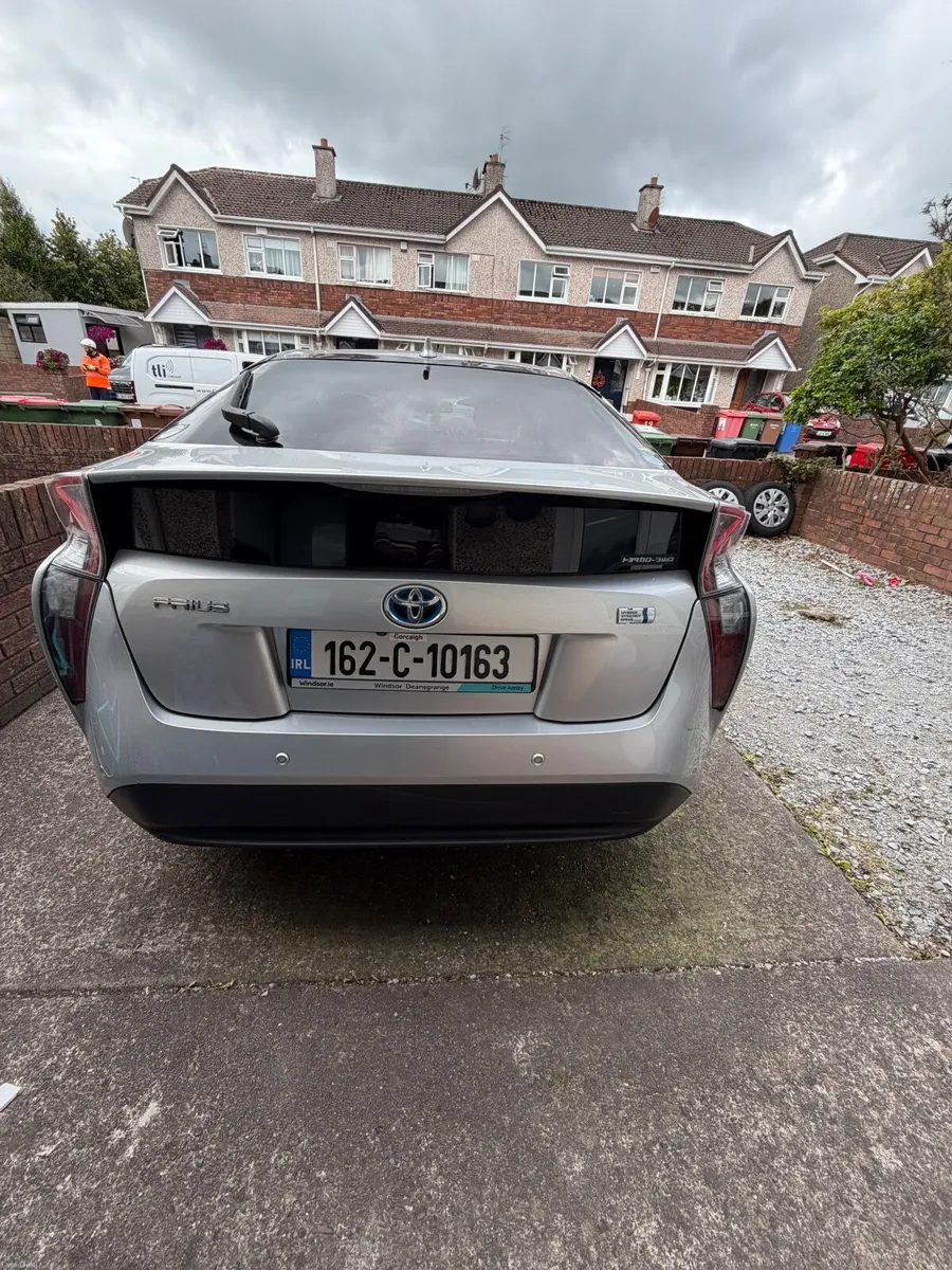 2016 Toyota Prius Hybrid - Image 2
