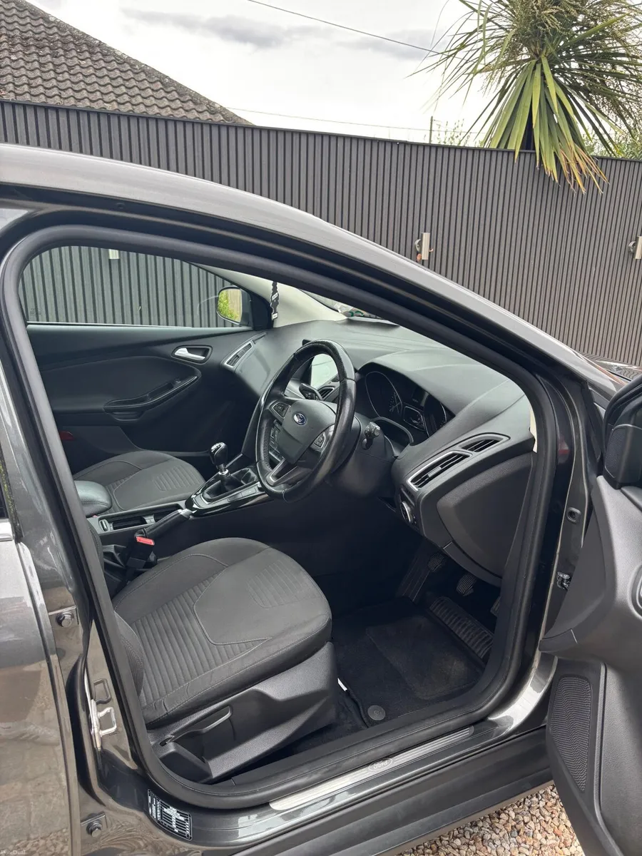 182 Ford Focus Titanium 1.0 EcoBoost 125PS 6Spd - Image 6