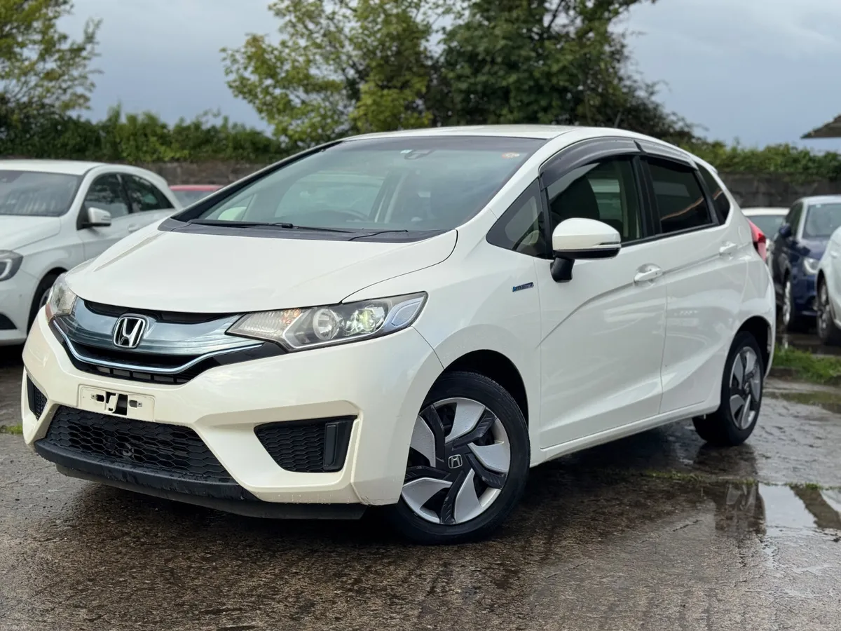 HONDA FIT 1.5L HYBRID AUTOMATIC 2015 69000KM ONLY - Image 3