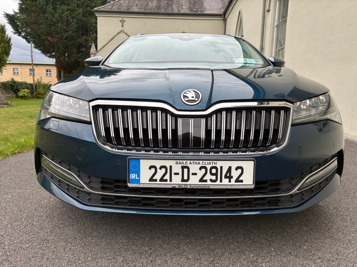 Skoda Superb 2022 D DSG FULL SERVICE HISTORY ! - Image 5