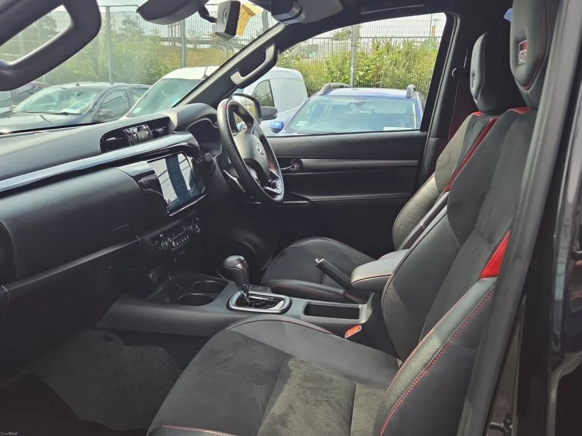 Toyota Hilux 2.4 Z GR Sport Auto - Image 4