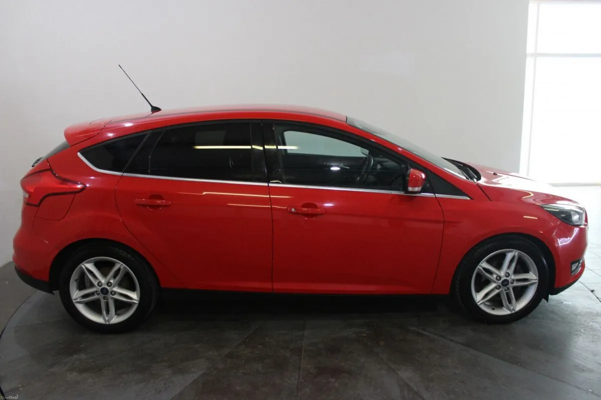 Ford Focus 1.0 Ecoboost Turbo 125PS Titanium - TEN - Image 2