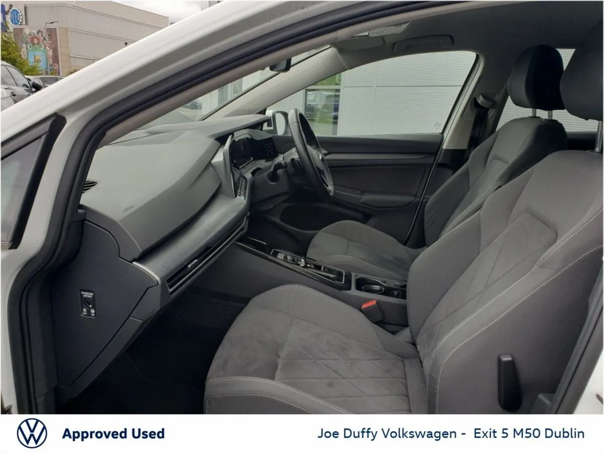 Volkswagen Golf 1.5 eTSI 130HP Style DSG MHEV - Image 4