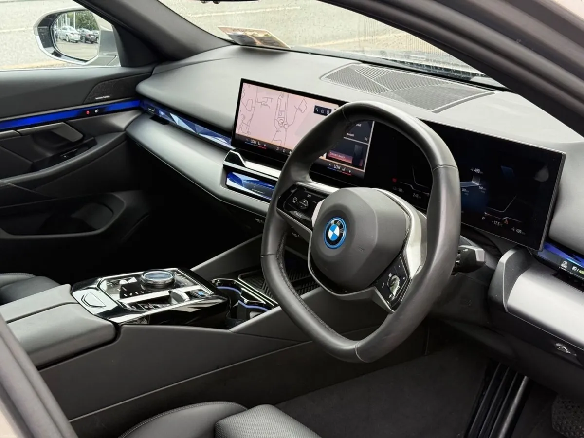 BMW i5 eDrive40 Sport Edition Saloon - Image 4