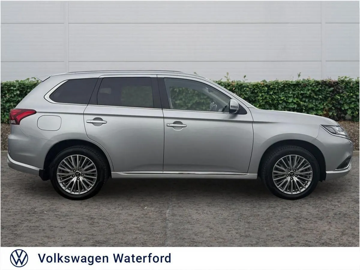 Mitsubishi Outlander 2.4L Plug-in EV Intense 5 sea - Image 4