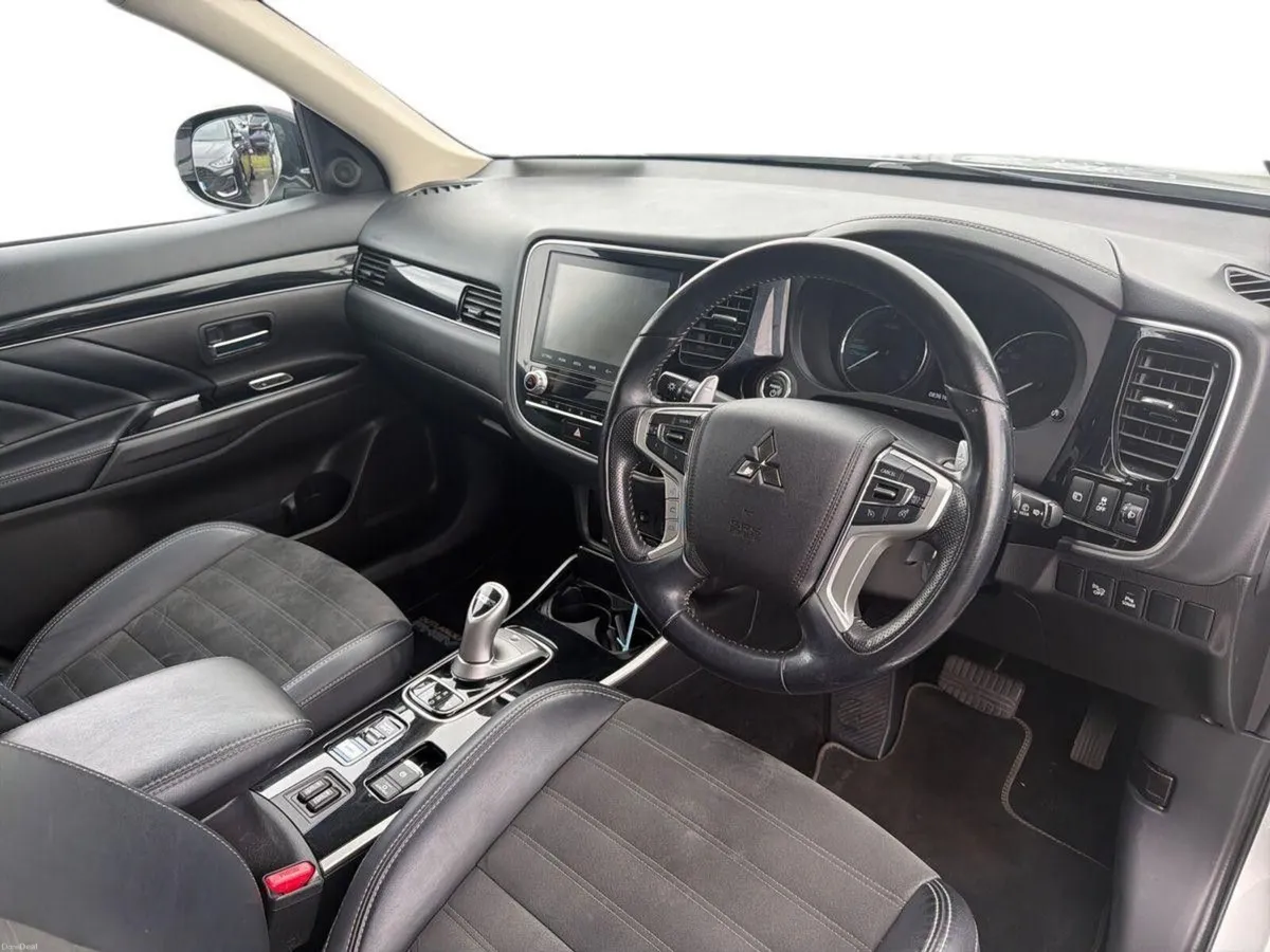 Mitsubishi Outlander 2.4L Plug-in EV Intense 5 sea - Image 6