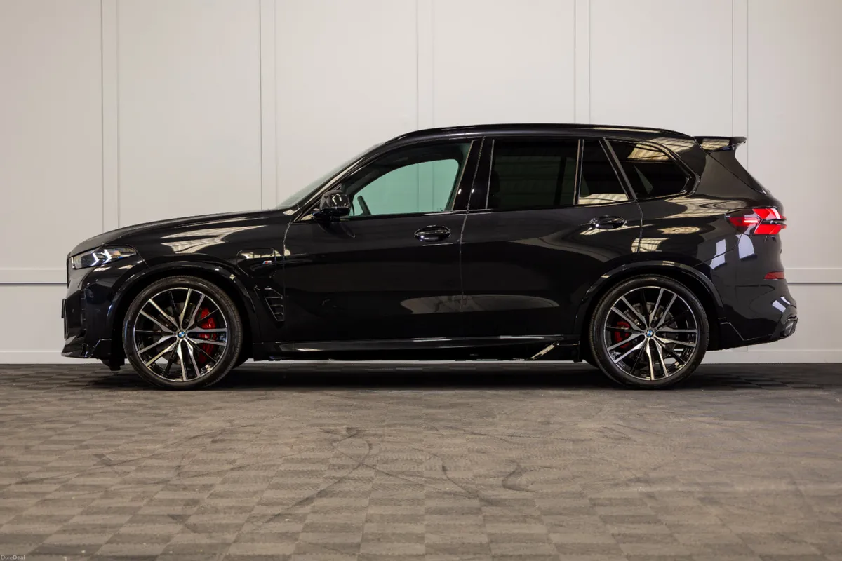 2026 BMW X5 X-Drive 50e M-Sport Pro - Image 3