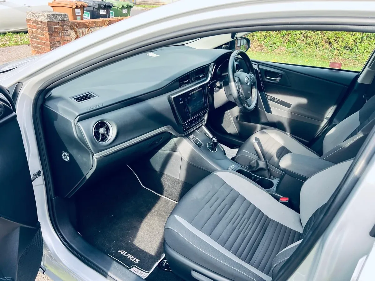 Toyota Auris 2018 - Image 6