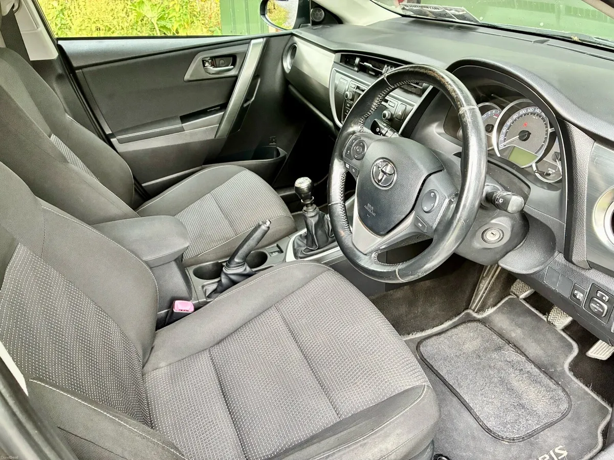 Toyota Auris 1.33 - Image 6