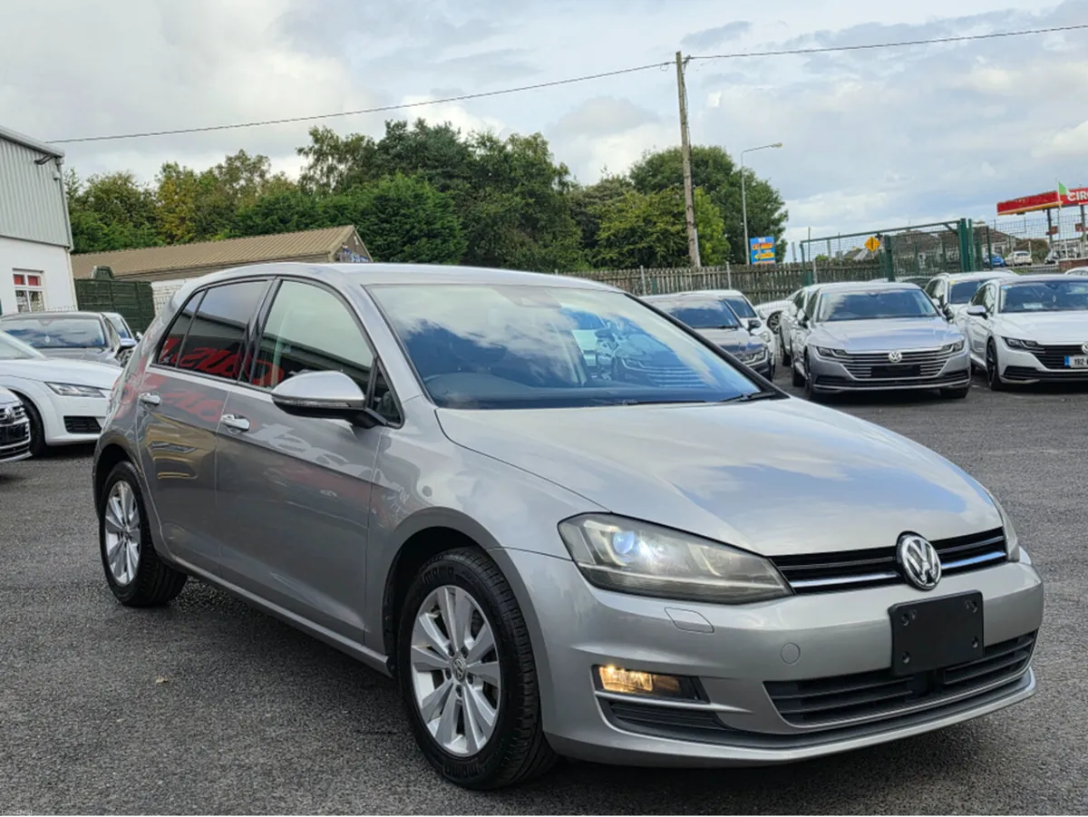 Volkswagen Golf 1.2 TSI AUTOMATIC - REVERSE CAMERA - Image 4