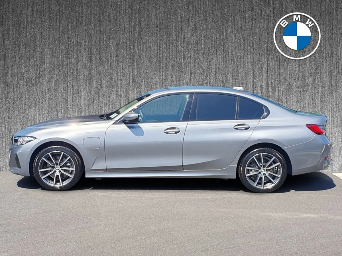 BMW 3-Series 330e Sport Saloon - Image 3