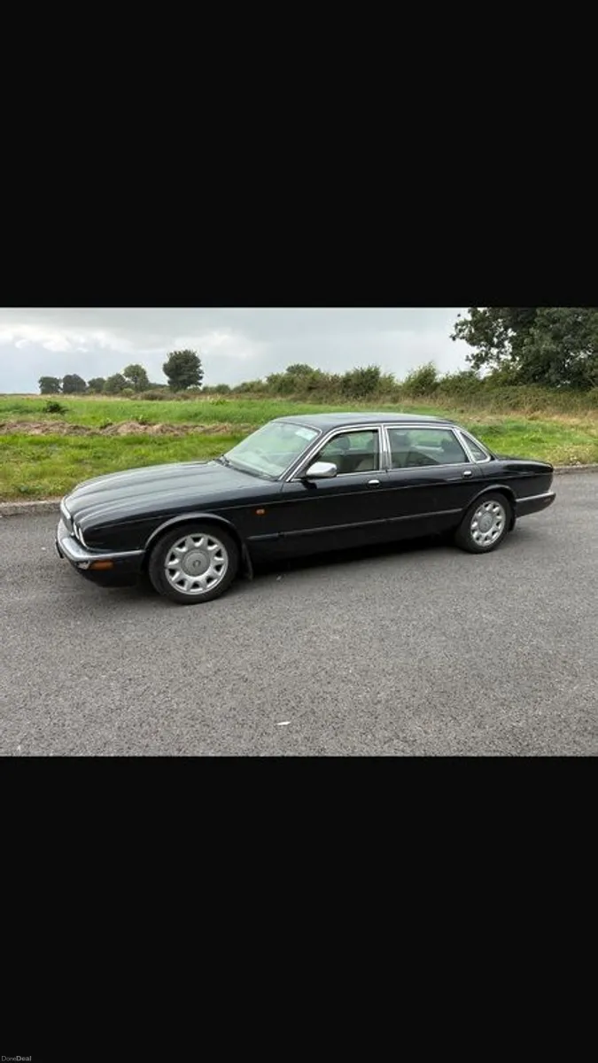 1998 Daimler V8 LWB - Image 3