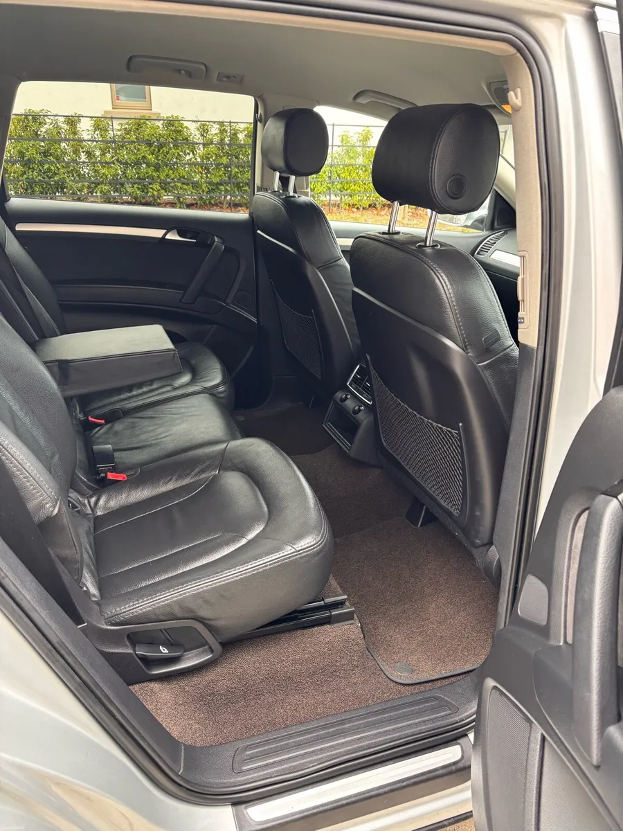 Audi Q7 - Image 2