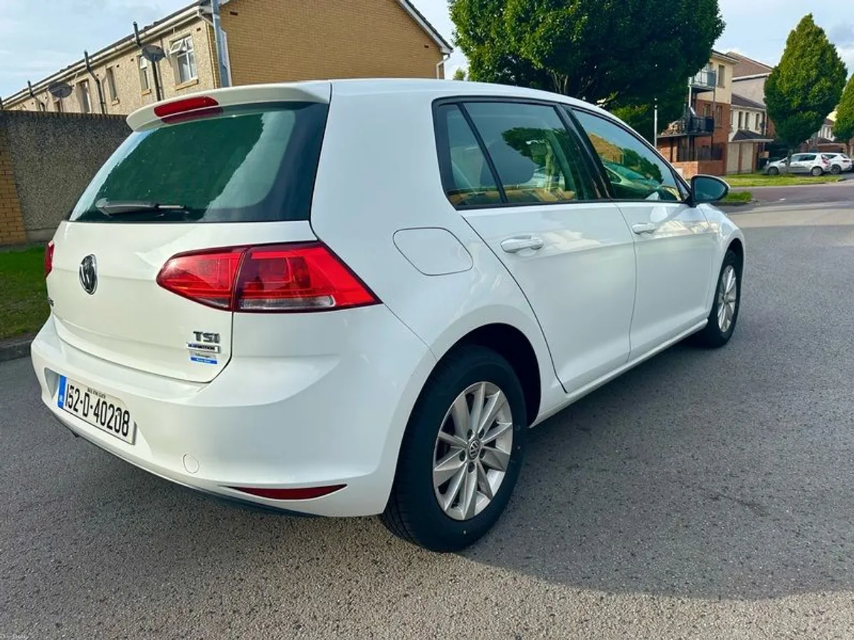 2015 Volkswagen Golf - Image 2