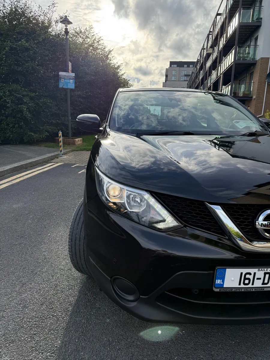 Nissan Qashqai *LOW MILEAGE* - Image 5