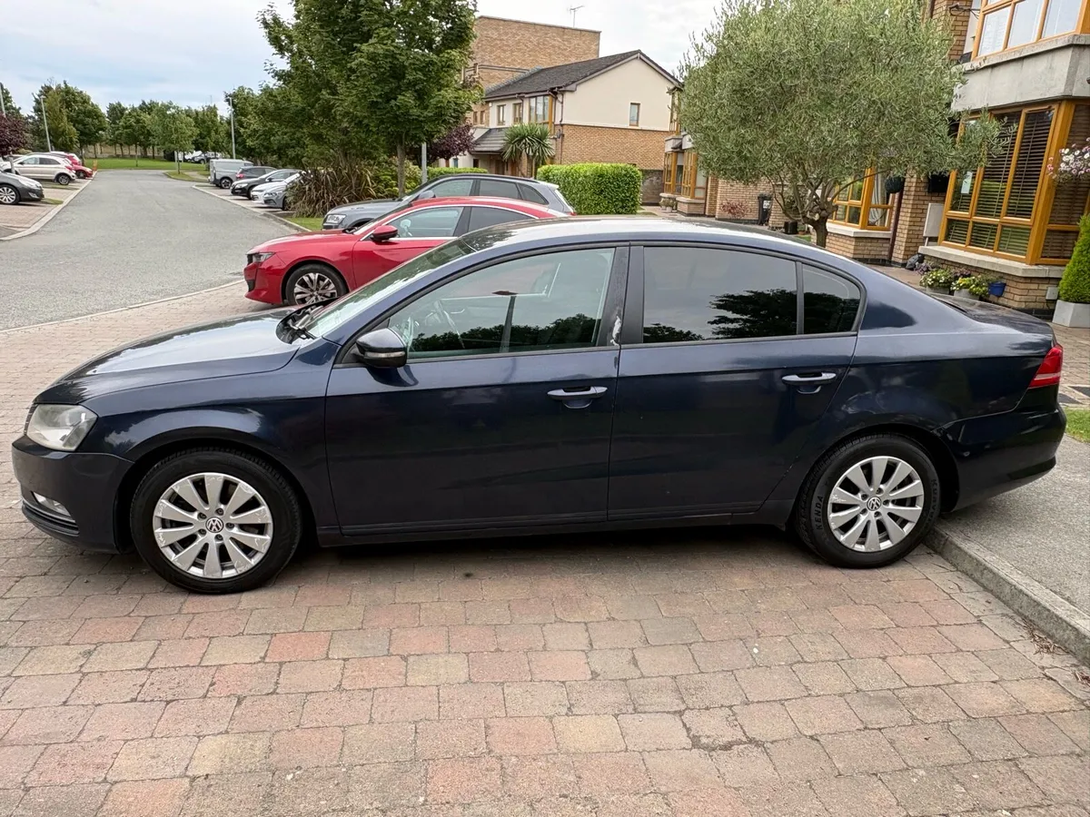 Volkswagen Passat - Image 5