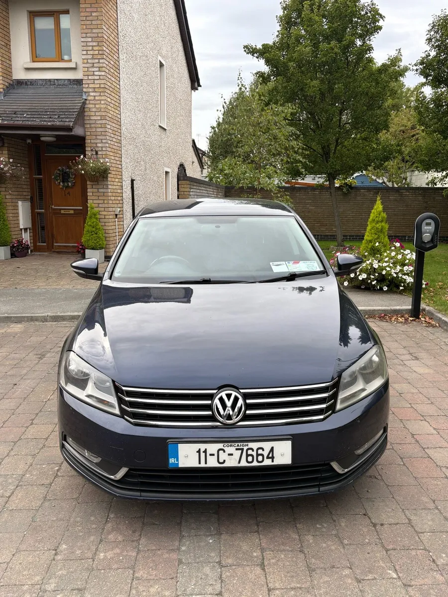 Volkswagen Passat - Image 1