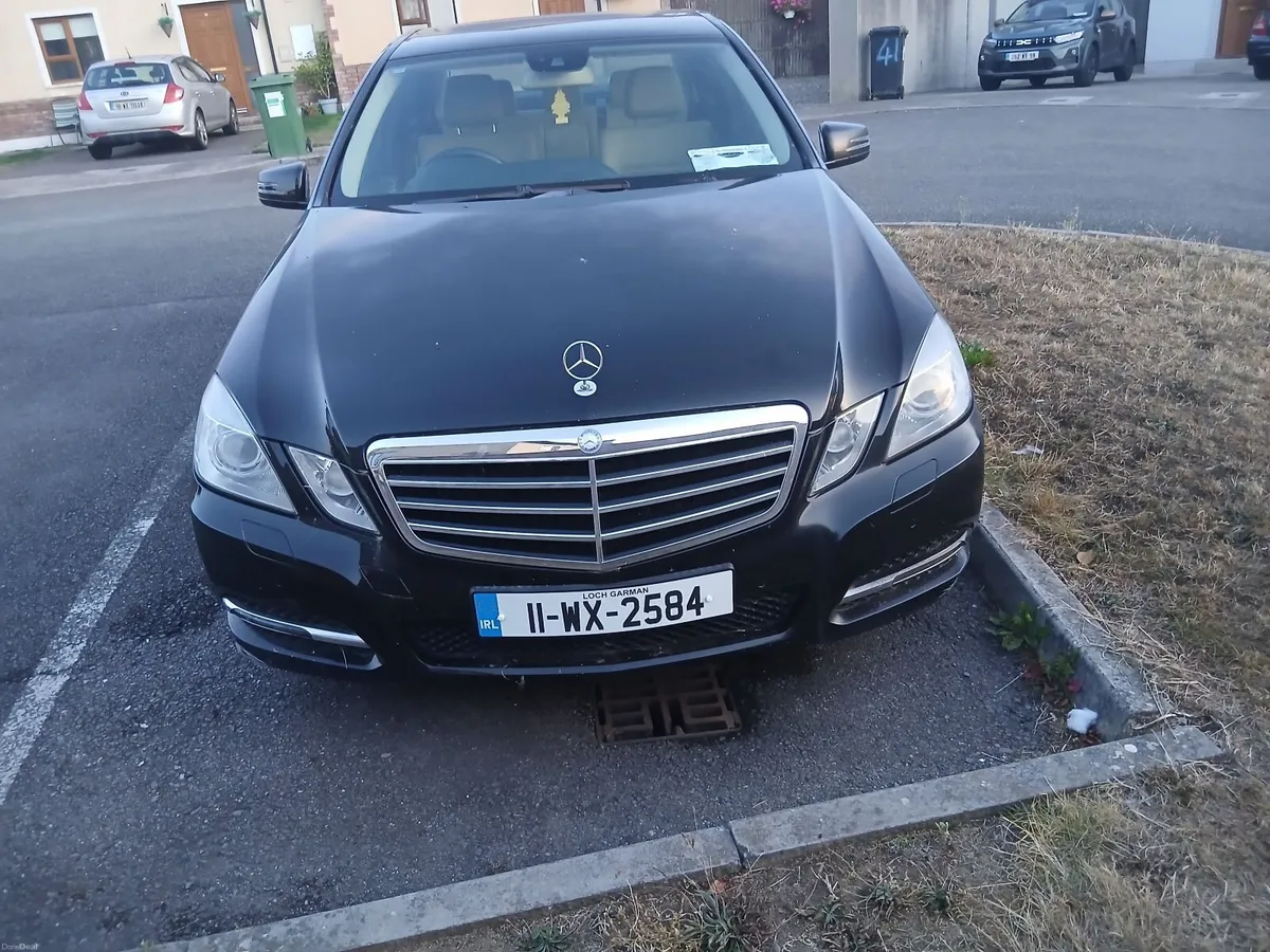 Mercedes-Benz E-Class 2011 - Image 3