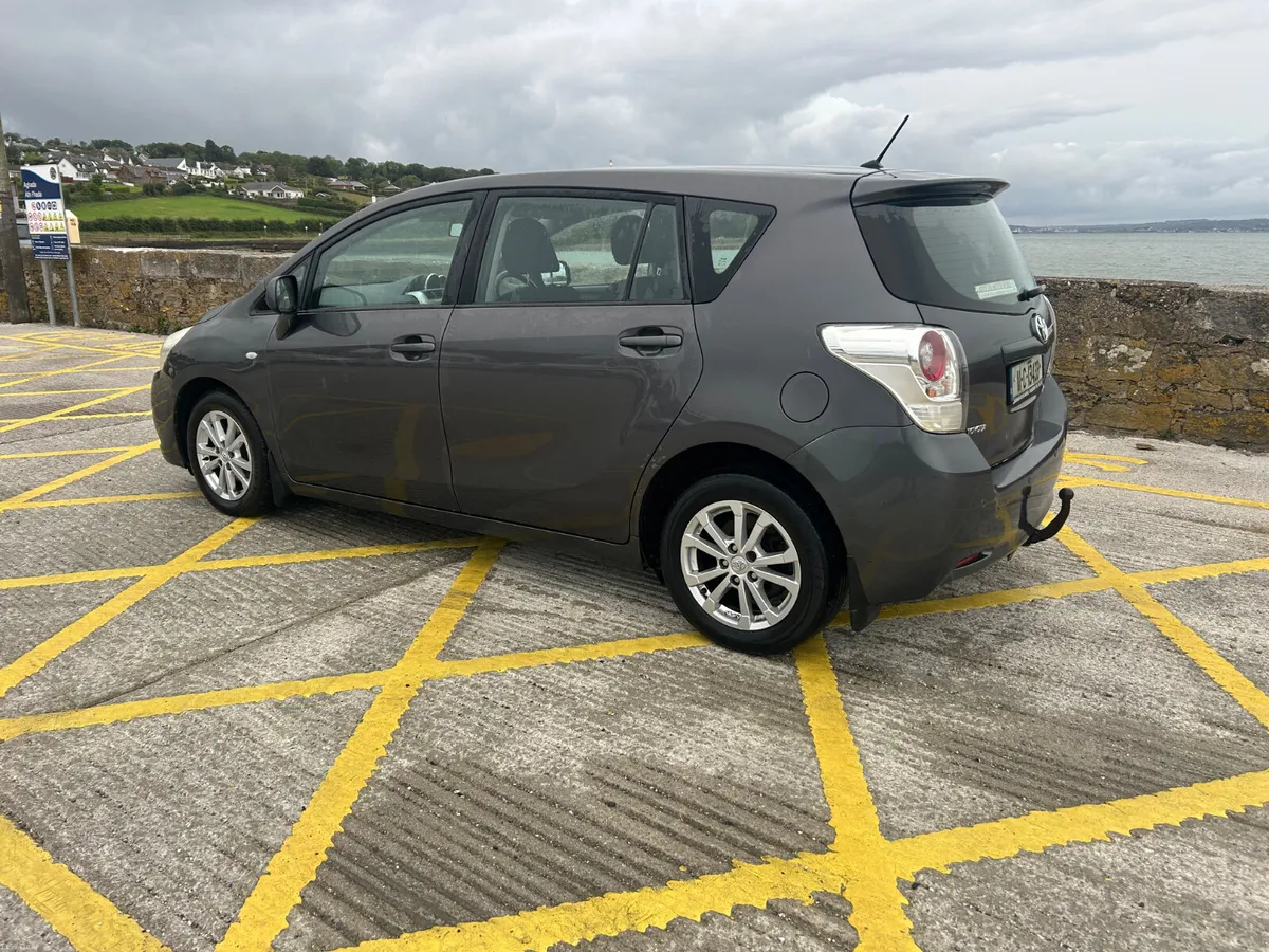 Toyota Verso Dsl. 7 Seat. 2011 - Image 6