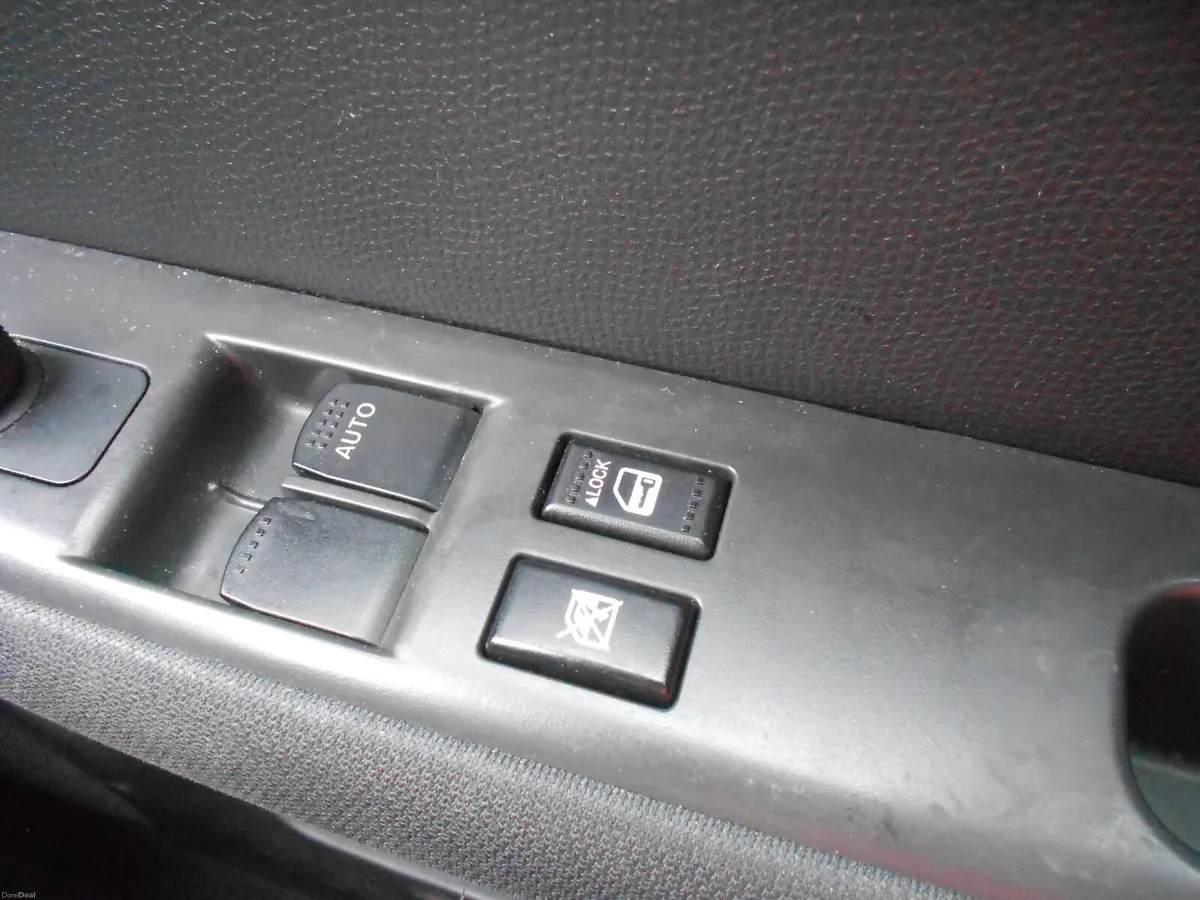Suzuki Swift 2010 ncted 11/27 - Image 5