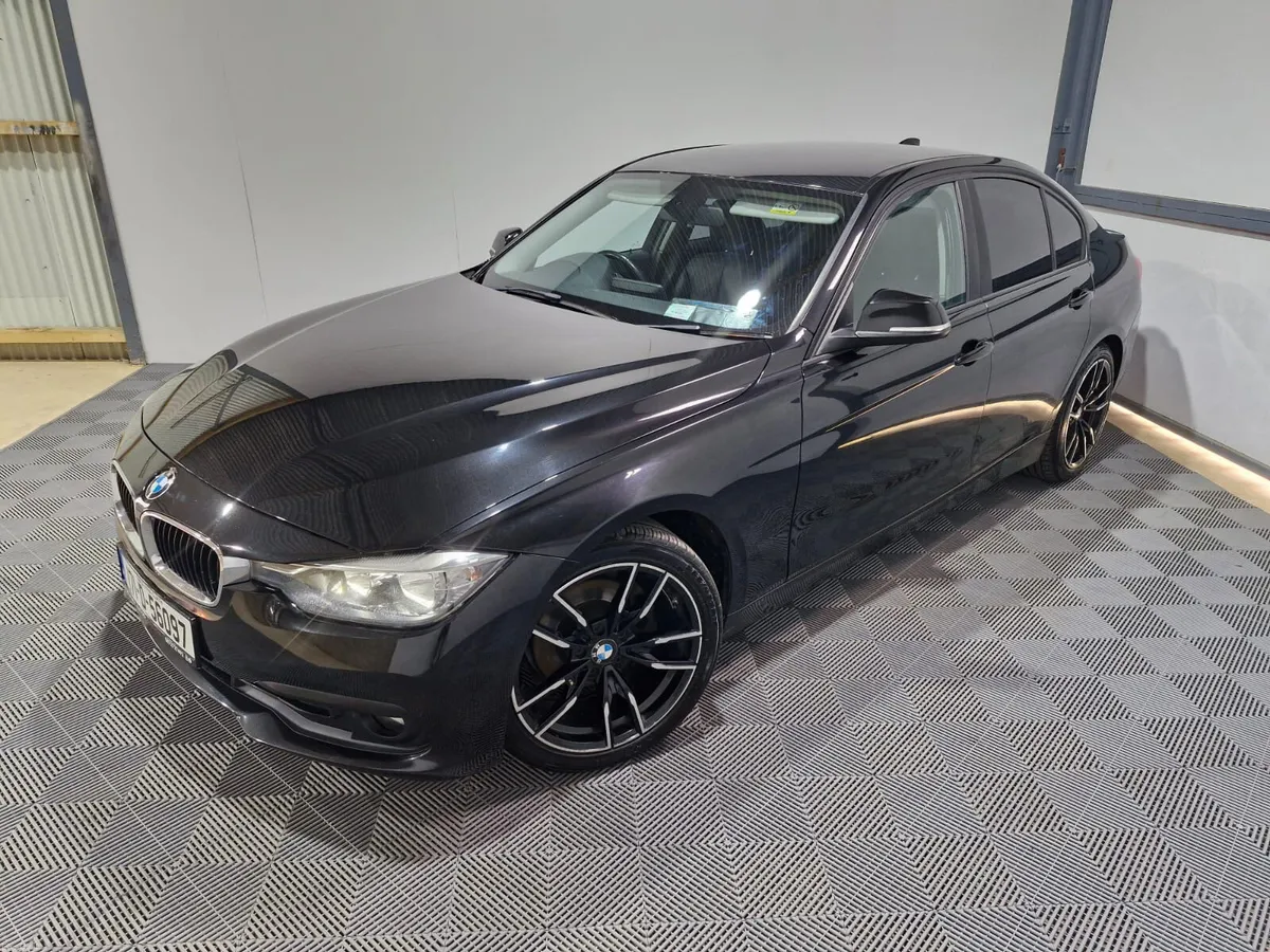 2017 BMW 320D Efficient Plus 2.0 Manual - Image 5