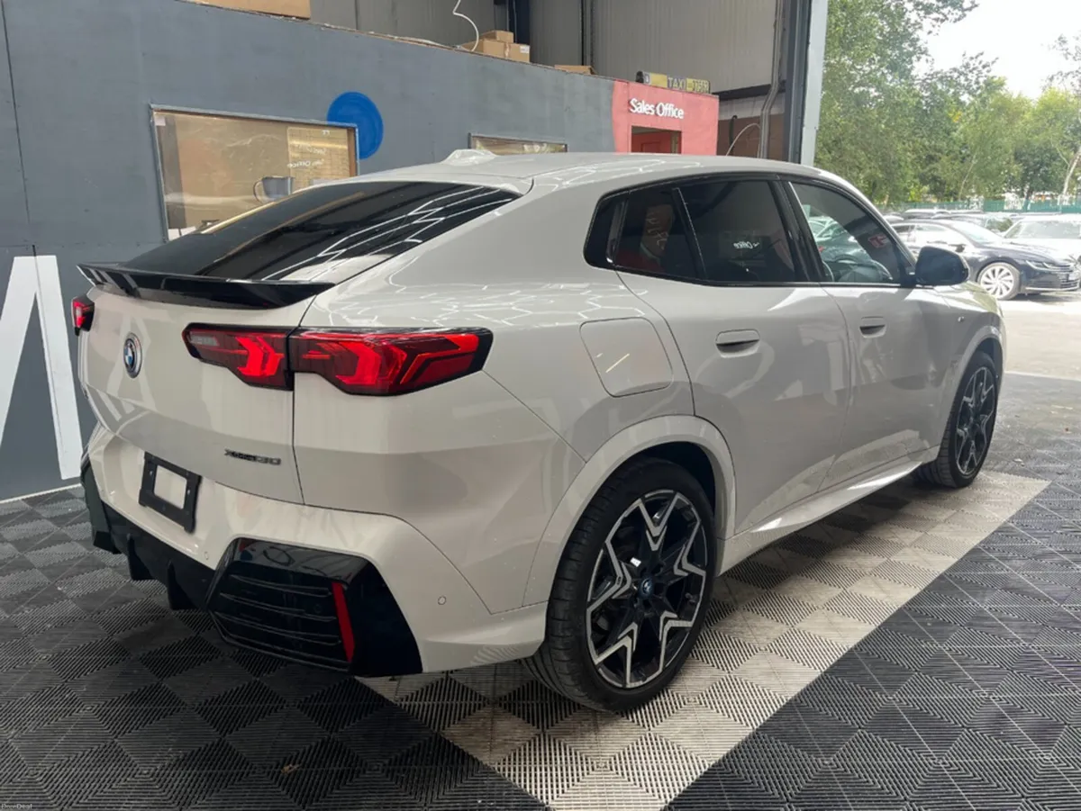 BMW iX2 2024 BMW Ix2 4WD XDRIVE 30 M-SPORT AUTOMAT - Image 3