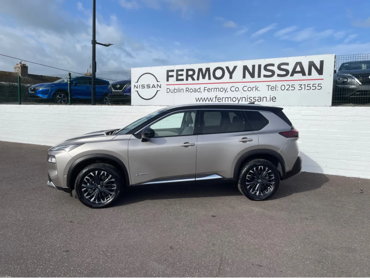Nissan X-Trail Cream Leather SVE 2Tone Hybrid Auto - Image 4