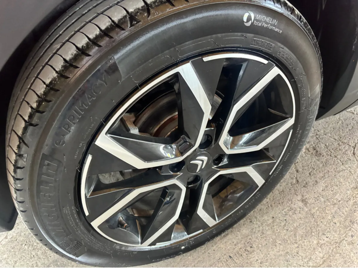 Citroen C4 EFEEL PACK 50KWH 136BHP MY30 - Image 3