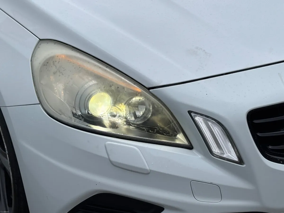 Volvo V60 R-DESIGN 5DR AUTO - Image 6