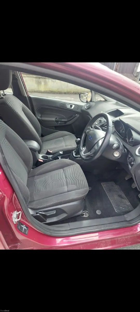 2014 Ford Fiesta Titanium - Image 6