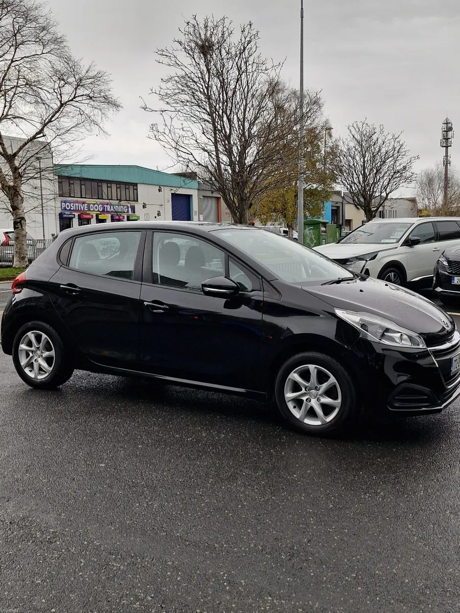 Peugeot 208 – Exceptionally well maintained - Image 3