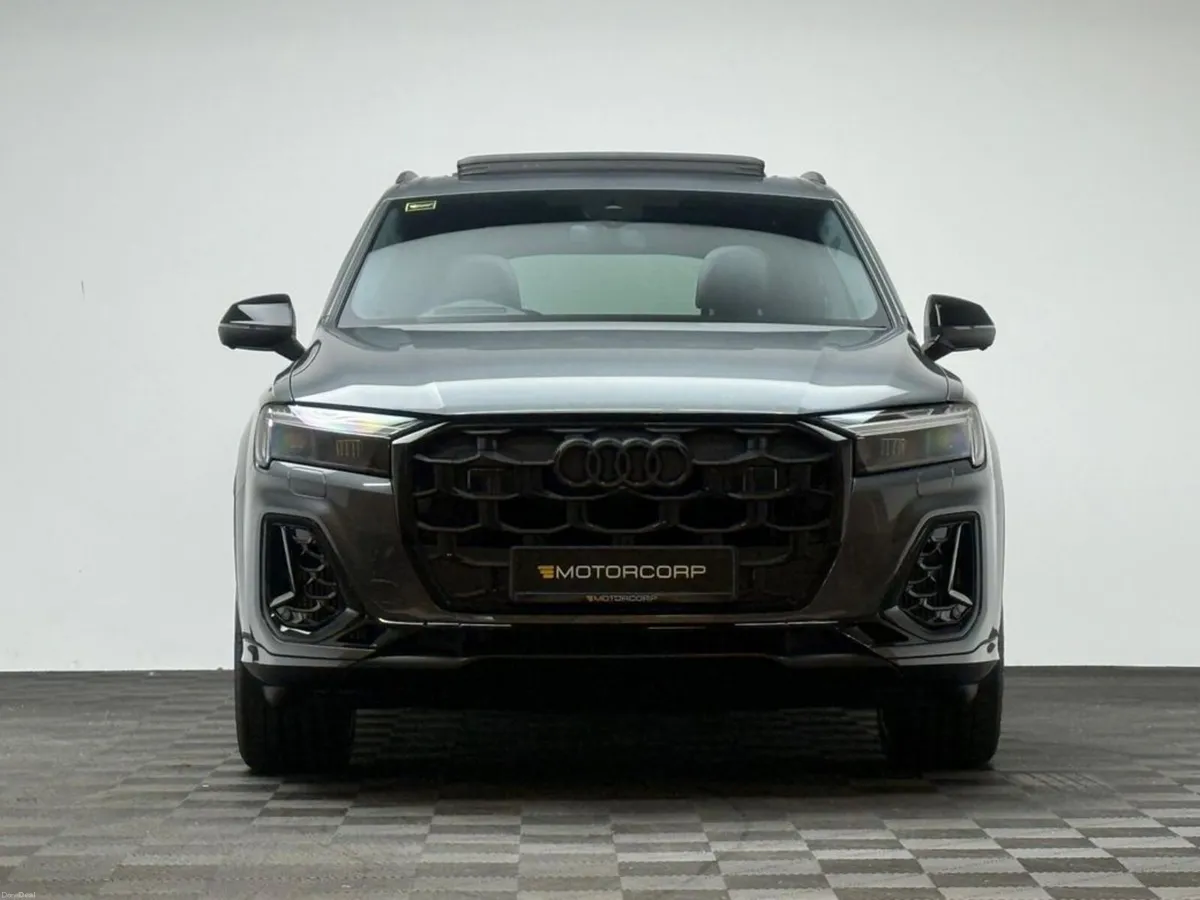 Audi Q7 S LINE BLK ED 55 TFSI E QUATTRO - Image 2