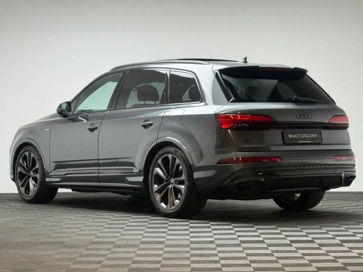Audi Q7 S LINE BLK ED 55 TFSI E QUATTRO - Image 5