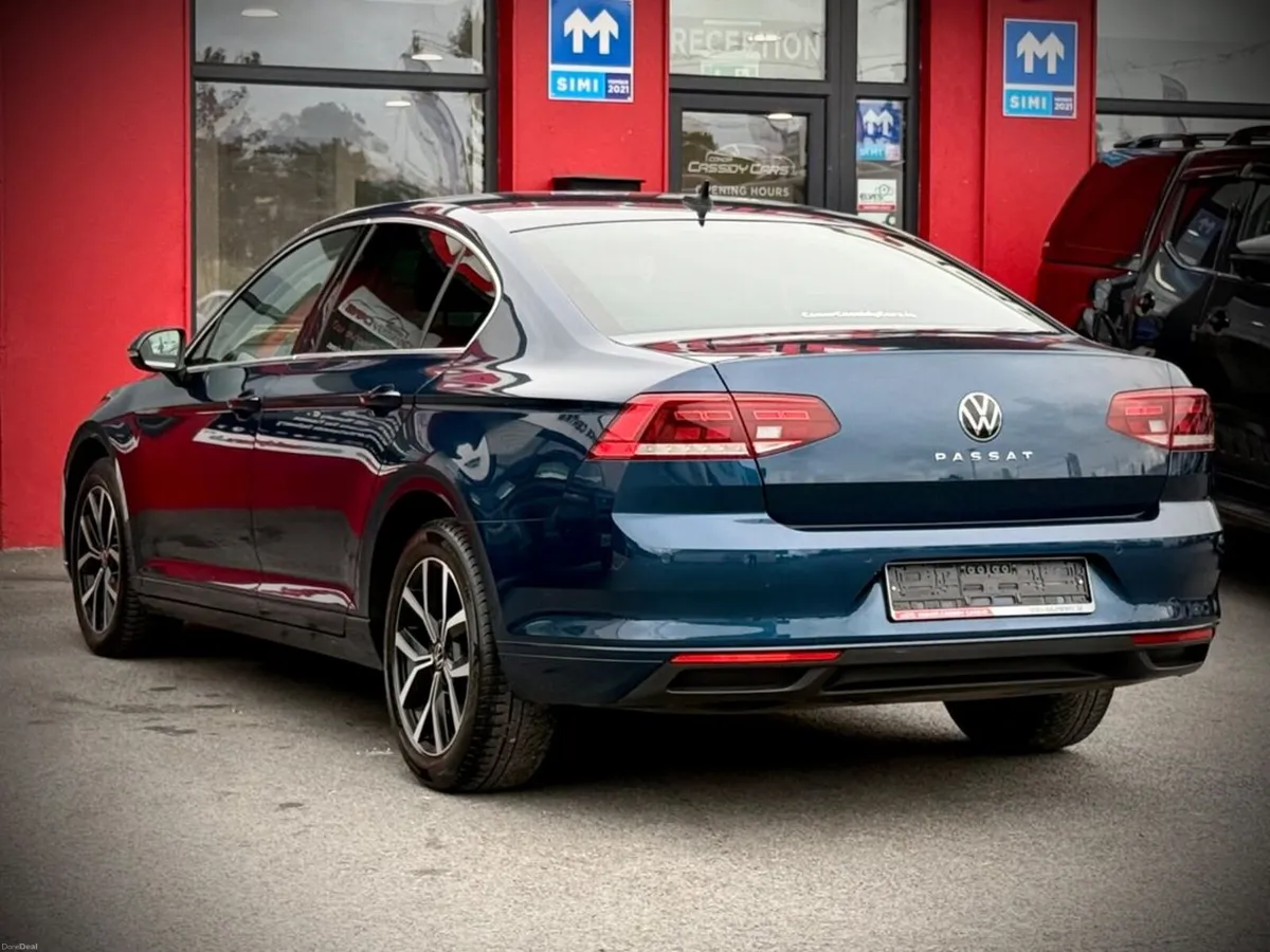 Volkswagen Passat SE NAV TDI DSG // FULL LEATHER / - Image 6