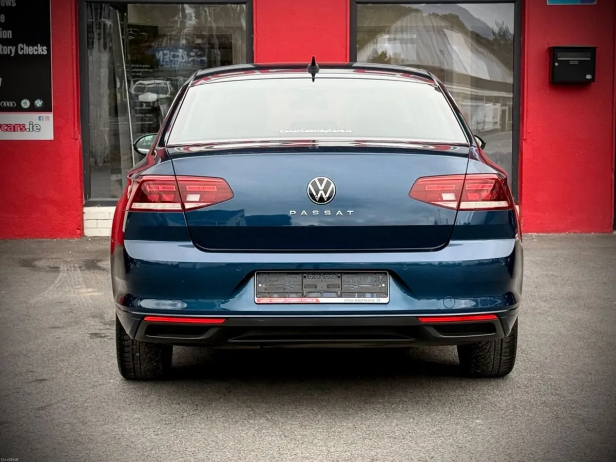 Volkswagen Passat SE NAV TDI DSG // FULL LEATHER / - Image 5