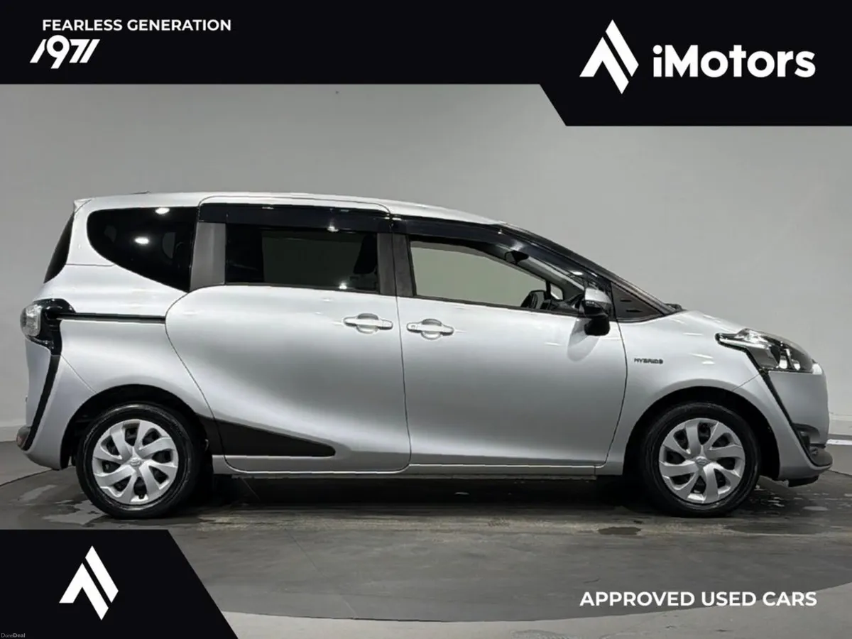 Toyota Sienta 7 SEATER HYBRID AUTOMATIC - Image 2