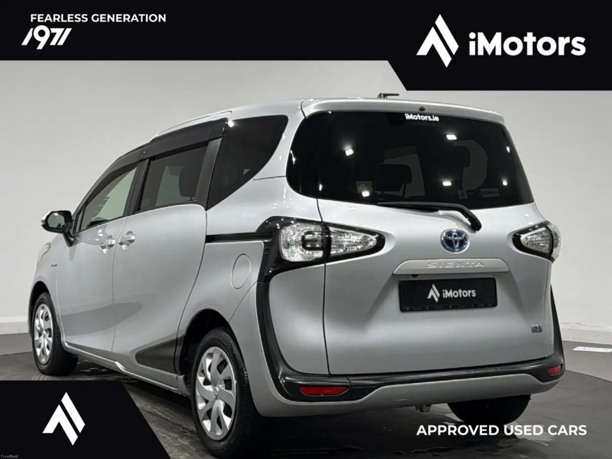 Toyota Sienta 7 SEATER HYBRID AUTOMATIC - Image 6