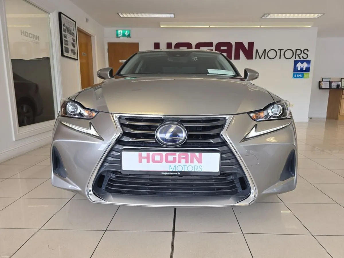 Lexus IS Hybrid Luxury Automatic - Image 2