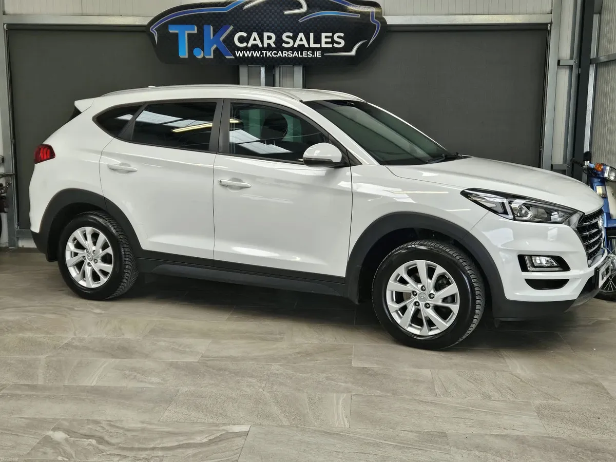 19 HYUNDAIN TUCSON EXECUTIVE 1.7 DIESEL - Image 1