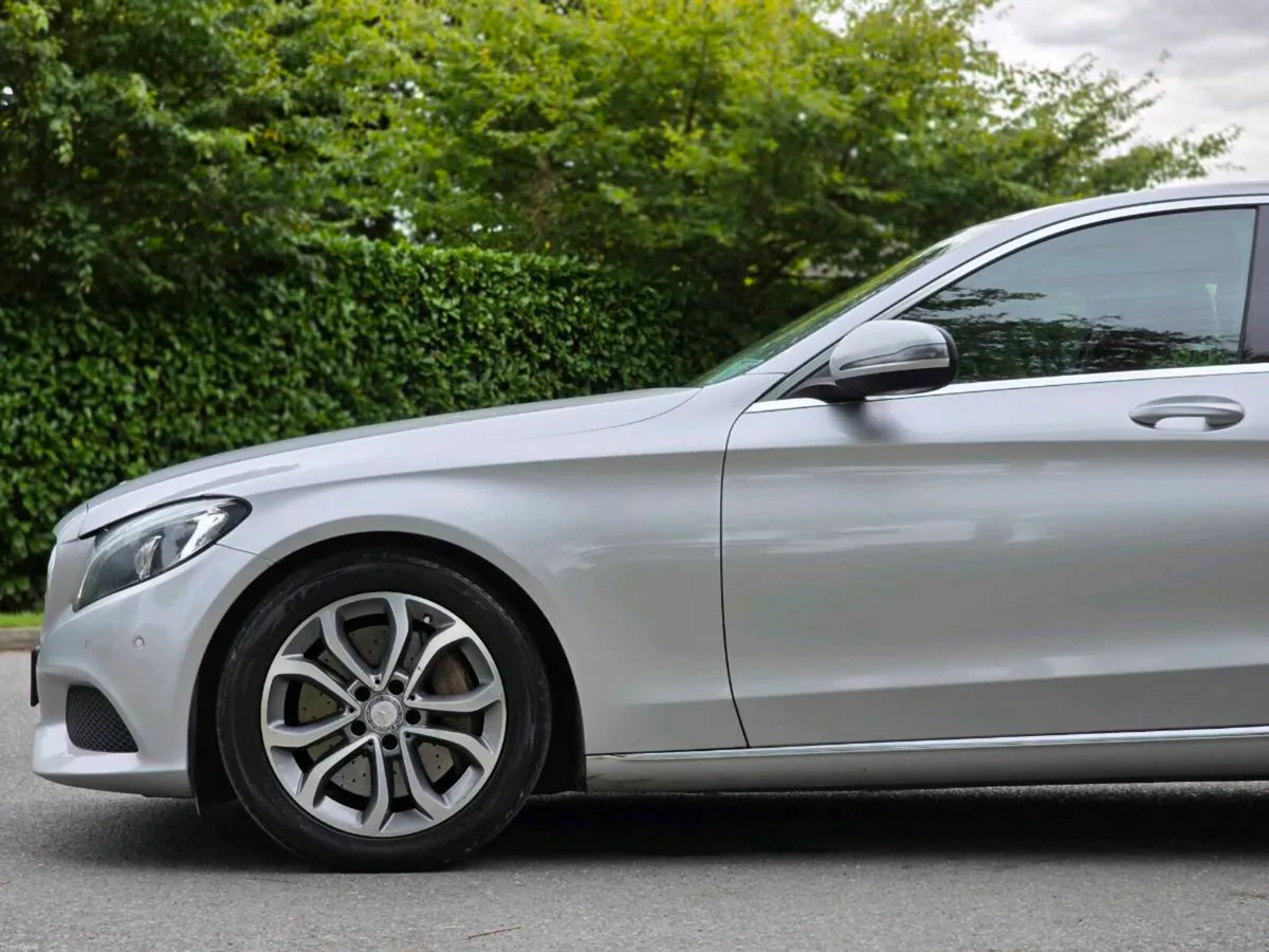 2016 C350e Plug In Hybrid NEW NCT - Image 6