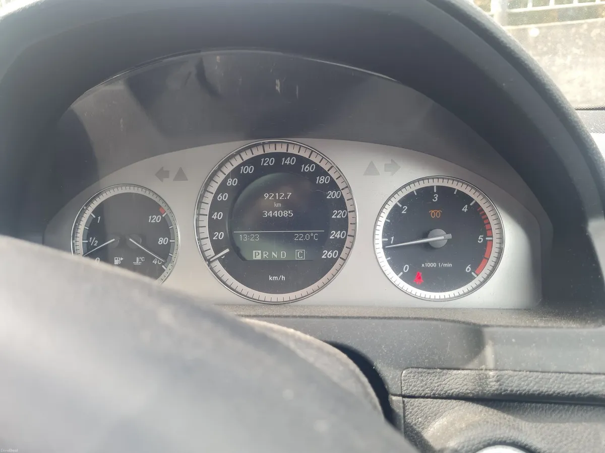 Mercedes-Benz C-Class 2010 - Image 6