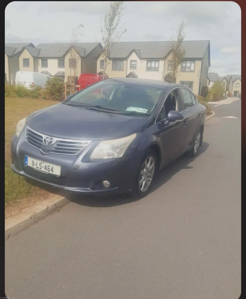 Toyota Avensis 2011 - Image 2