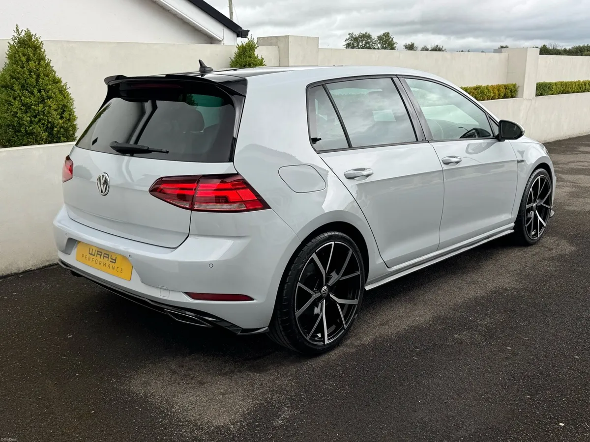 2017 Volkswagen Golf R-Line 2.0 TDI 150 - Image 6