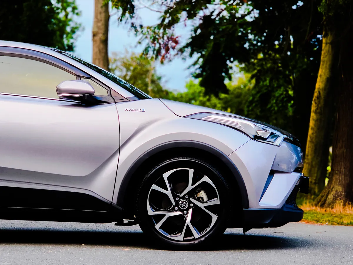 2019 Toyota C-HR 1.8 Petrol Hybrid Auto G Package - Image 5