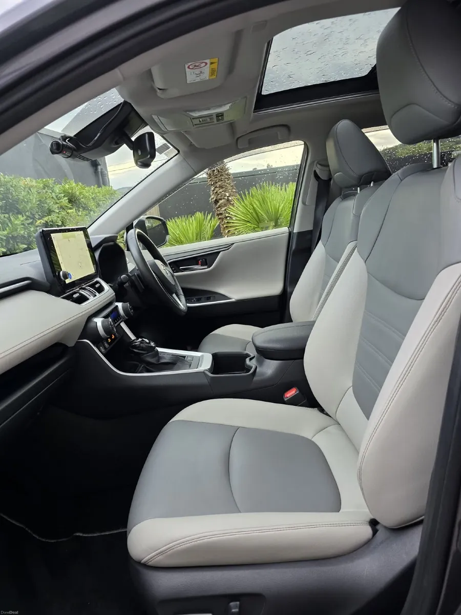 242 Toyota RAV4 Hybrid Platinum Hybrid - 29,325km - Image 2